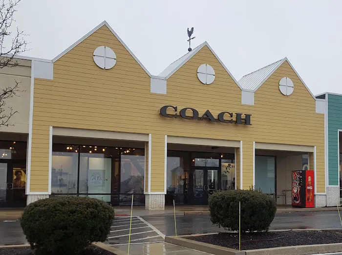 COACH Outlet 4