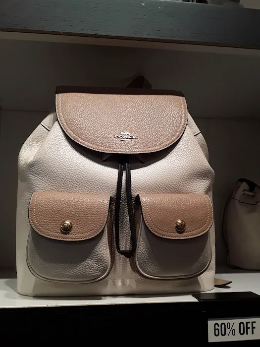 COACH Outlet 3