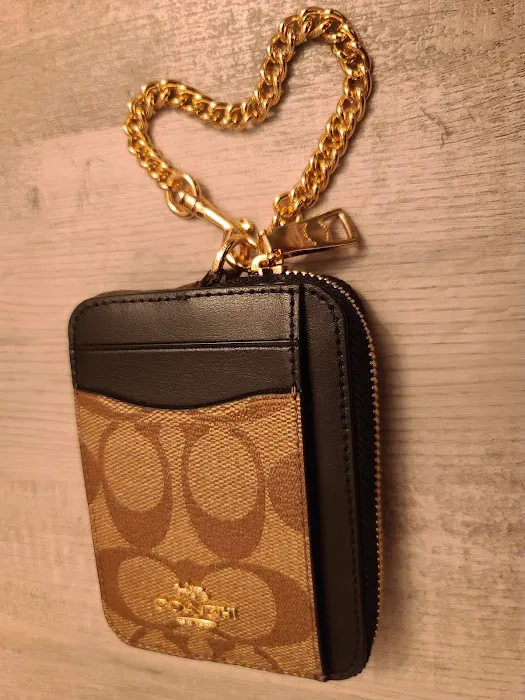 COACH Outlet 0