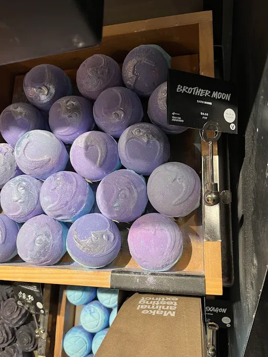 Lush Cosmetics Cielo Vista 6
