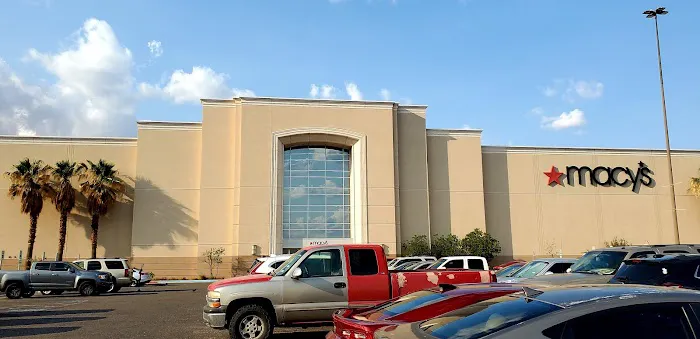 Macy's 0