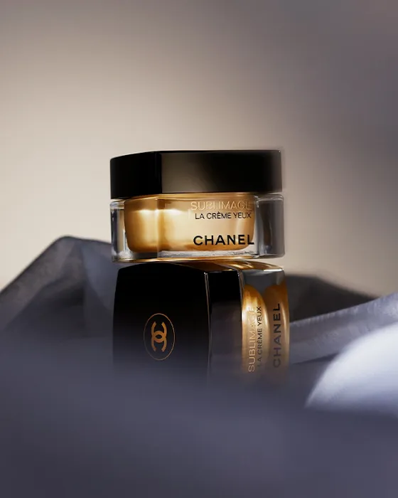CHANEL FRAGRANCE AND BEAUTY BOUTIQUE 8