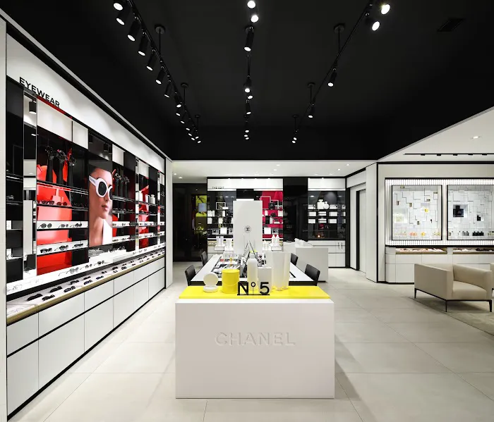 CHANEL FRAGRANCE AND BEAUTY BOUTIQUE 9