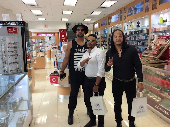 Alberto Cortes Cosmetics & Perfumes 2