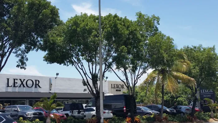 Lexor Miami - Sunglasses, Watches & Perfumes Store Miami 5