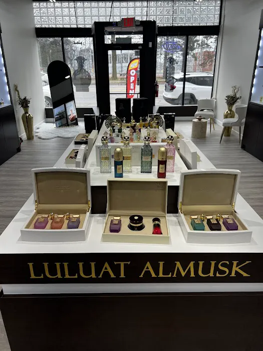 Luluat Almusk Perfume Shop 3