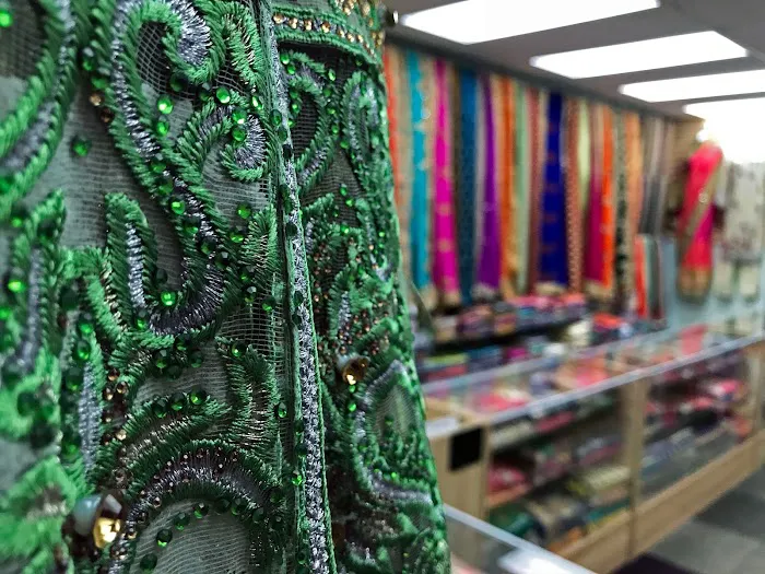 Al-Hishaam Islamic Gifts & Indian Fashions 8