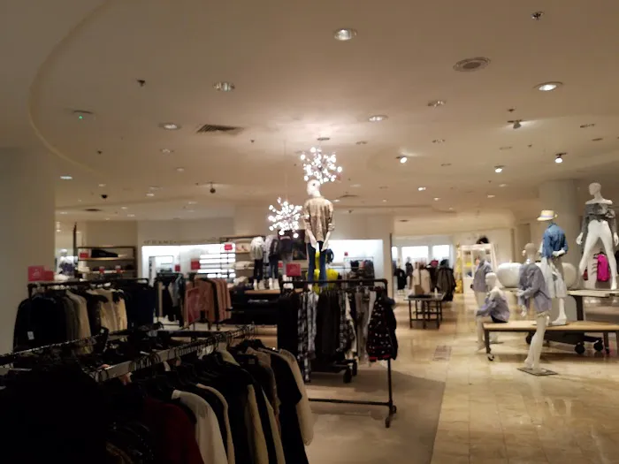Saks Fifth Avenue 6