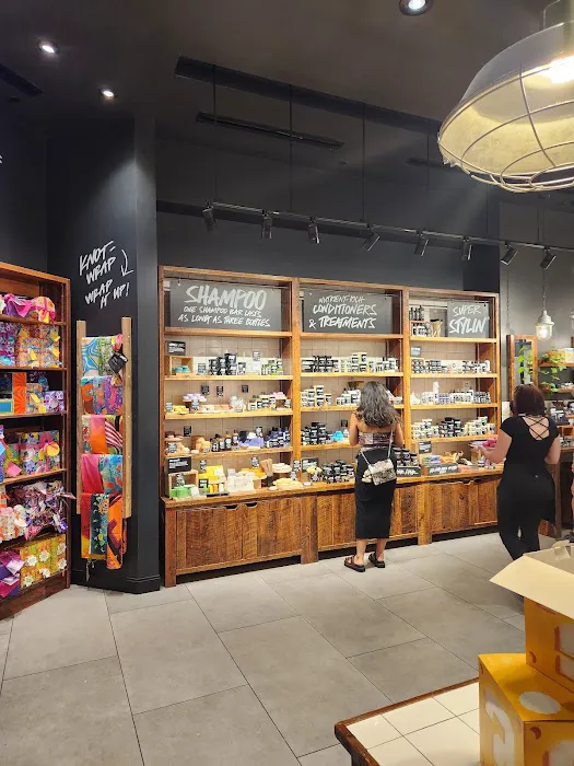 Lush Cosmetics Somerset 4