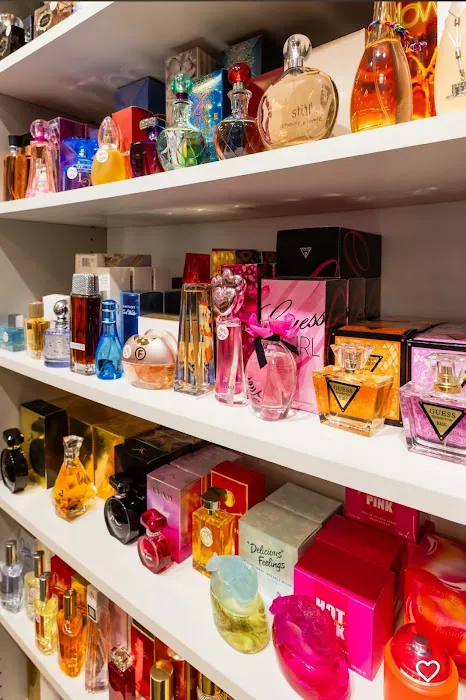 Perfumes Era The Mall at Partridge Creek 0