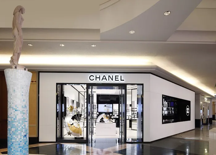 CHANEL FRAGRANCE AND BEAUTY BOUTIQUE 6