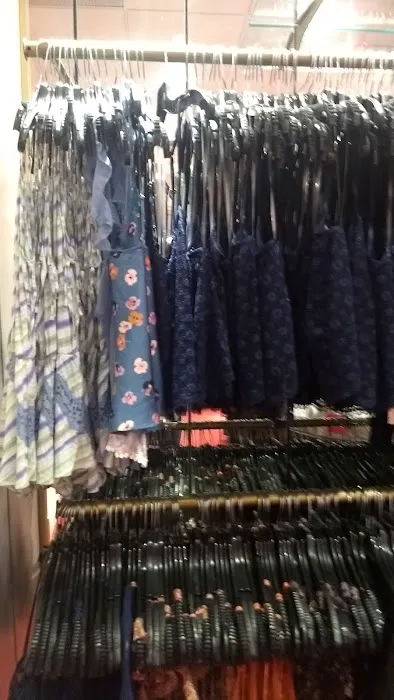 Victoria's Secret Outlet 7