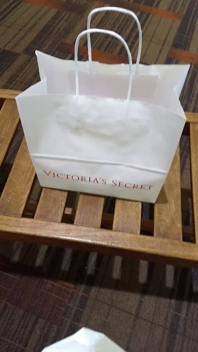 Victoria's Secret Outlet 5