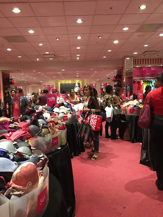 Victoria's Secret Outlet 9