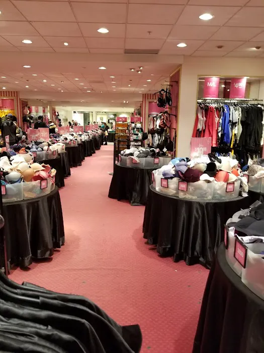 Victoria's Secret Outlet 1