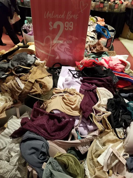 Victoria's Secret Outlet 0
