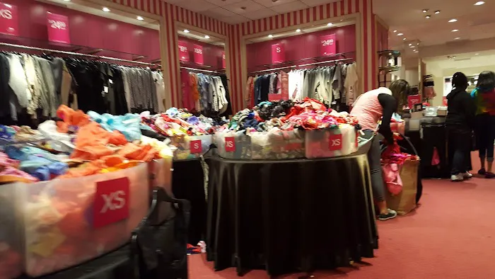 Victoria's Secret Outlet 2