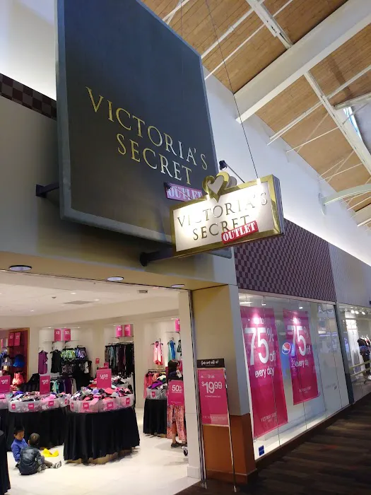 Victoria's Secret Outlet 4