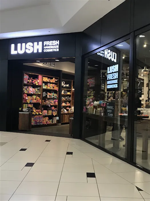 Lush Cosmetics 12 Oaks 9