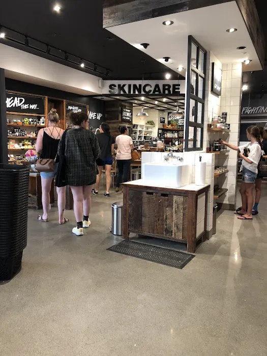 Lush Cosmetics 12 Oaks 8