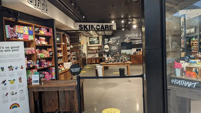 Lush Cosmetics 12 Oaks 2