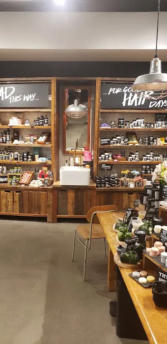 Lush Cosmetics 12 Oaks 6