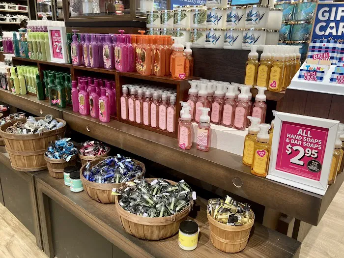 Bath & Body Works 4