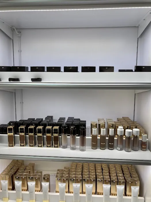 The Cosmetics Company Store 5