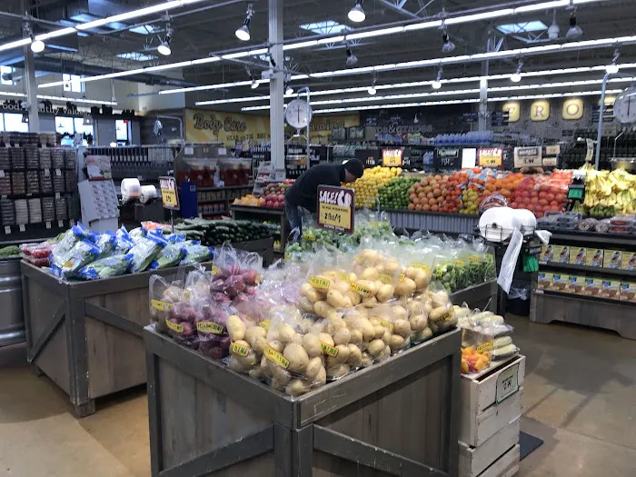 Fresh Thyme Market 9