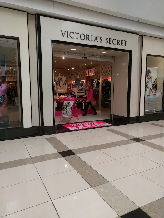 Victoria's Secret & PINK by Victoria's Secret 8