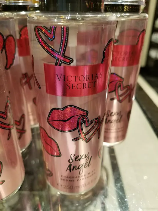 Victoria's Secret & PINK by Victoria's Secret 0