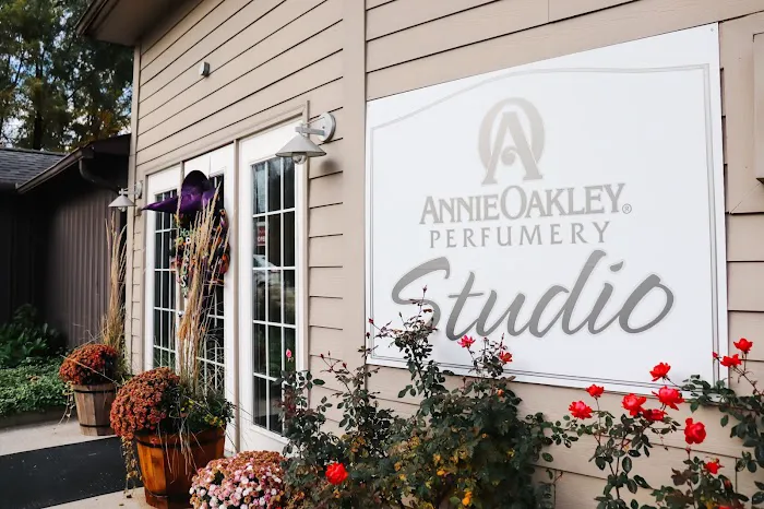 Annie Oakley Natural Perfumery 1