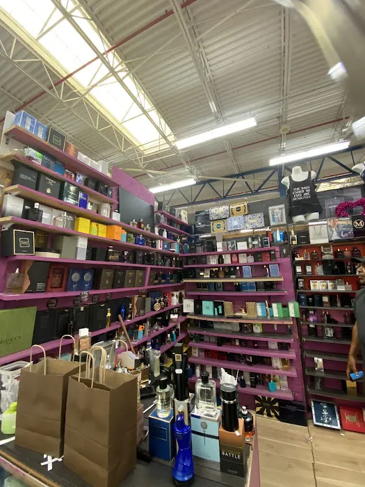 Pure Perfume Store 6