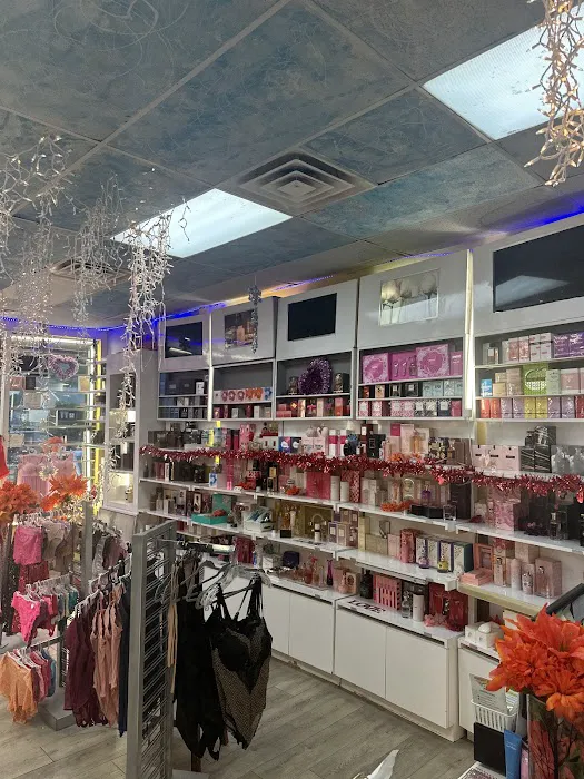 Pure Perfume Store 9