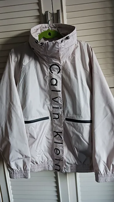 Calvin Klein 4