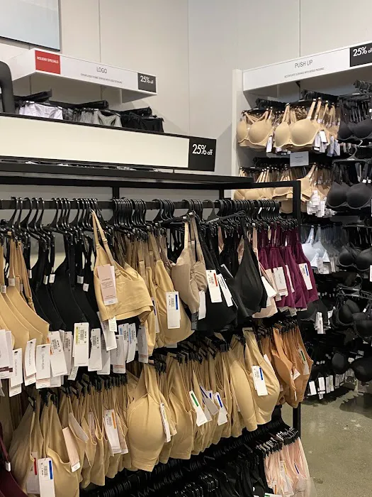 Calvin Klein 8