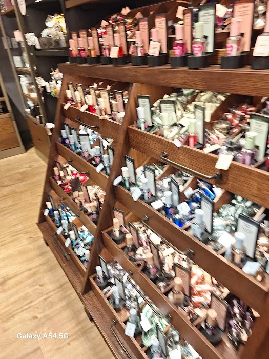 Bath & Body Works 2