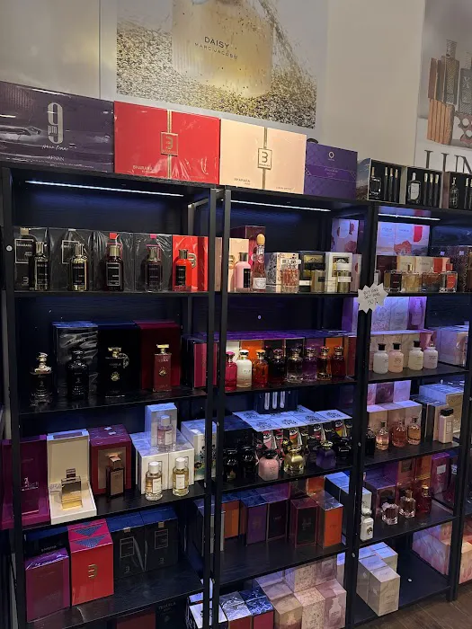 Perfume Hut 6