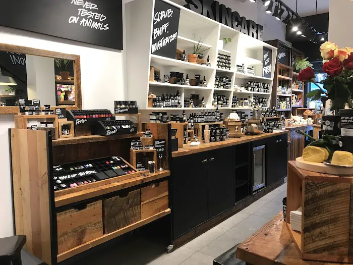 Lush Cosmetics Southport 8