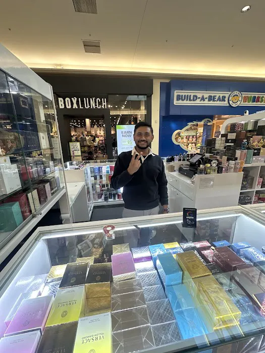 A & R Perfumes - University Park Mall 0