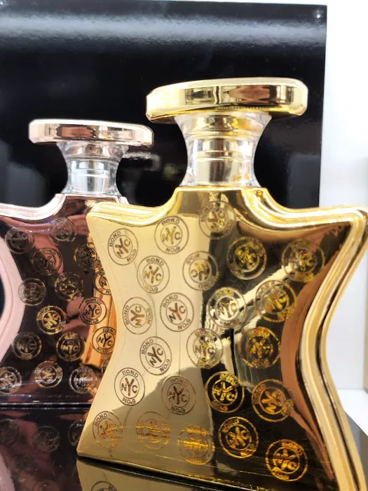 Designer Outlet Perfume Store Indiana 4