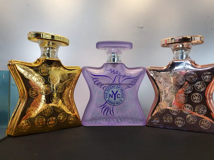Designer Outlet Perfume Store Indiana 8