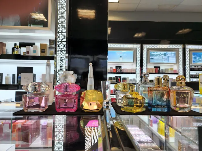 Designer Outlet Perfume Store Indiana 9