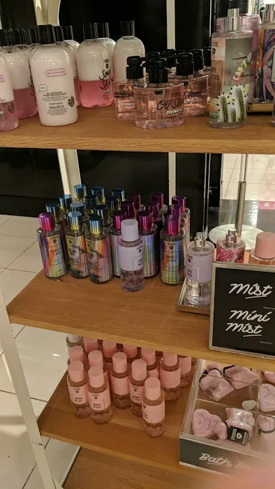 Victoria's Secret & PINK by Victoria's Secret 4