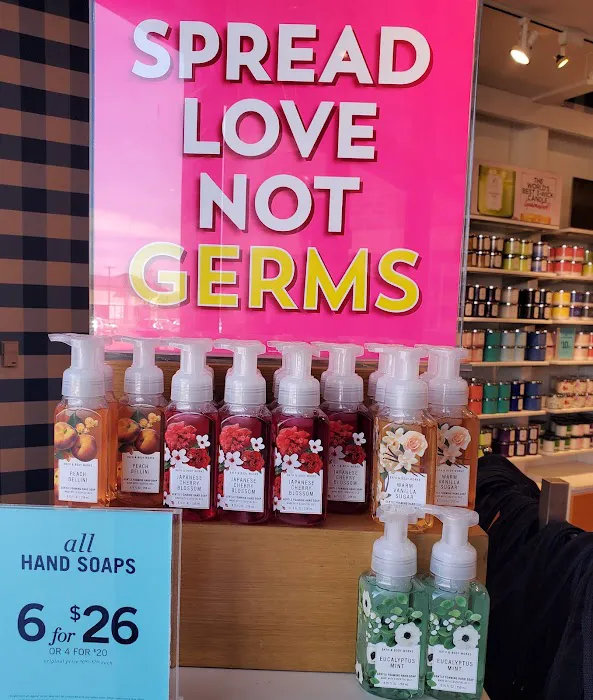 Bath & Body Works 4