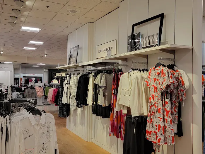 Macy's 9
