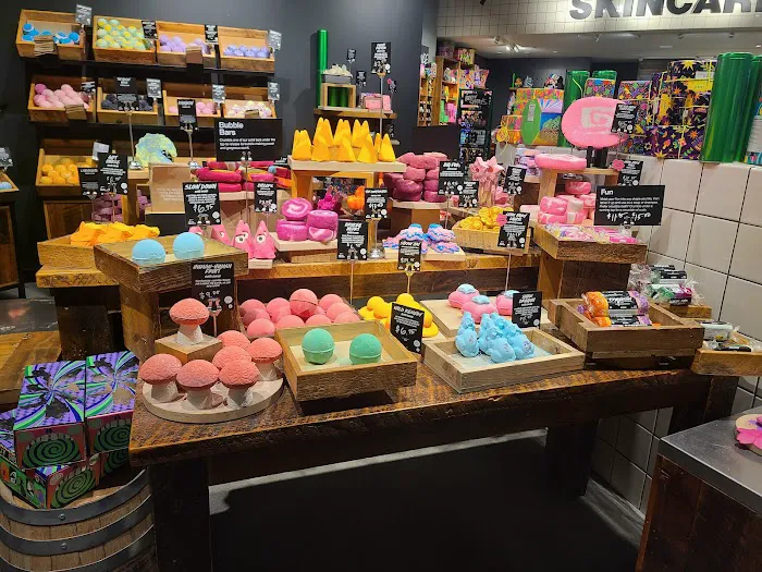 Lush Cosmetics Mayfair Mall 2