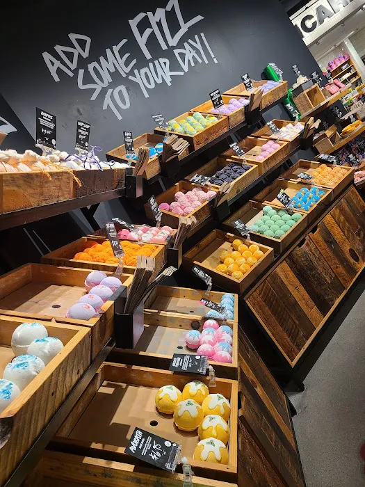 Lush Cosmetics Mayfair Mall 4