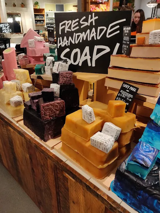 Lush Cosmetics Mayfair Mall 8