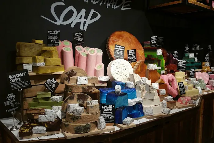 Lush Cosmetics Woodfield 1